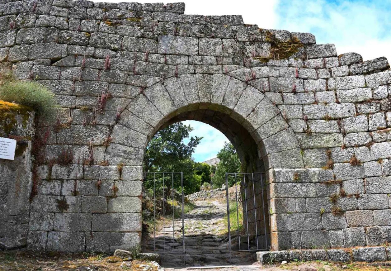 Castelo e Vila Muralhada de Ansiães, Portugal